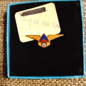 Delta Airlines 20 Year Service Tie Tac